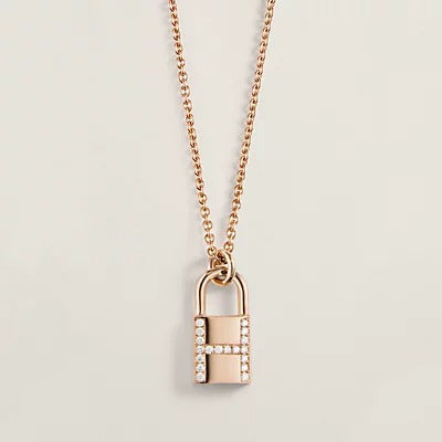 [vivabelle]HM ADVANCED NICHE LOCK HEAD NECKLACE DIAMONDS