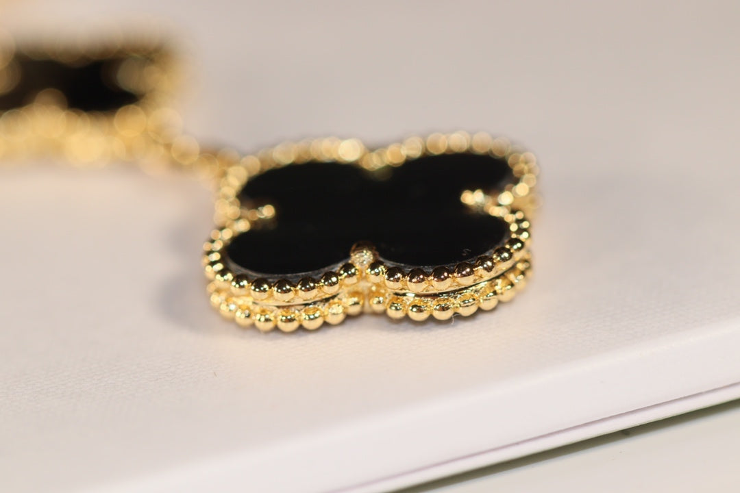 [vivabelle]CLOVER EARRINGS GOLD ONYX MOP 3 MOTIF