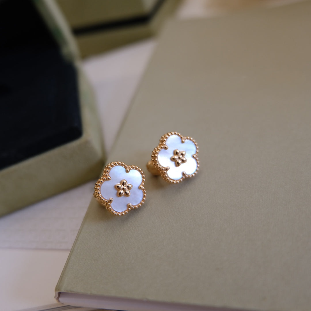 [vivabelle]LUCKY PINK GOLD WHITE MOP EARRINGS
