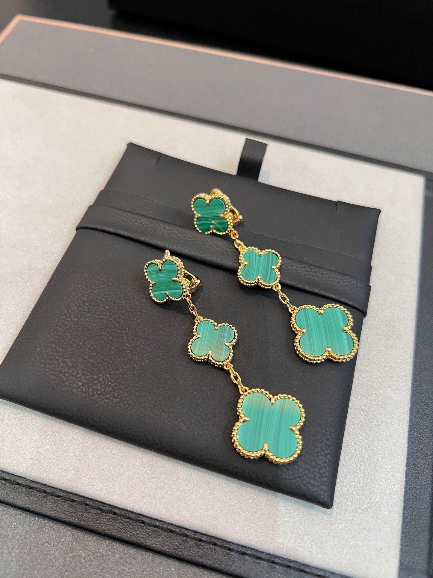 [vivabelle]CLOVER MALACHITE 3 MOTIFS GOLD