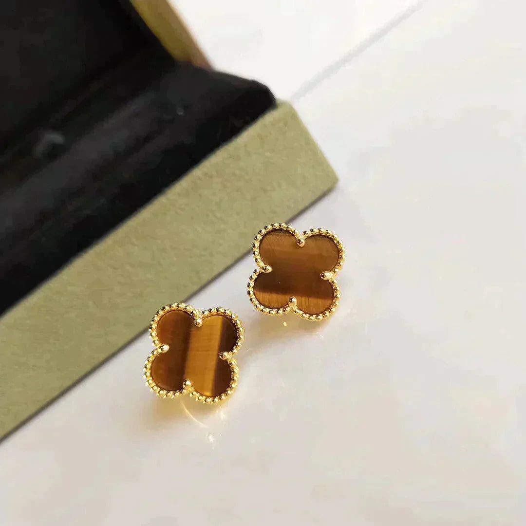 [vivabelle]CLOVER MEDIUM 1 MOTIFS TIGER EYE EARRINGS