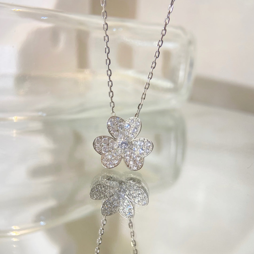 [vivabelle]FLOWER DIAMOND NECKLACE