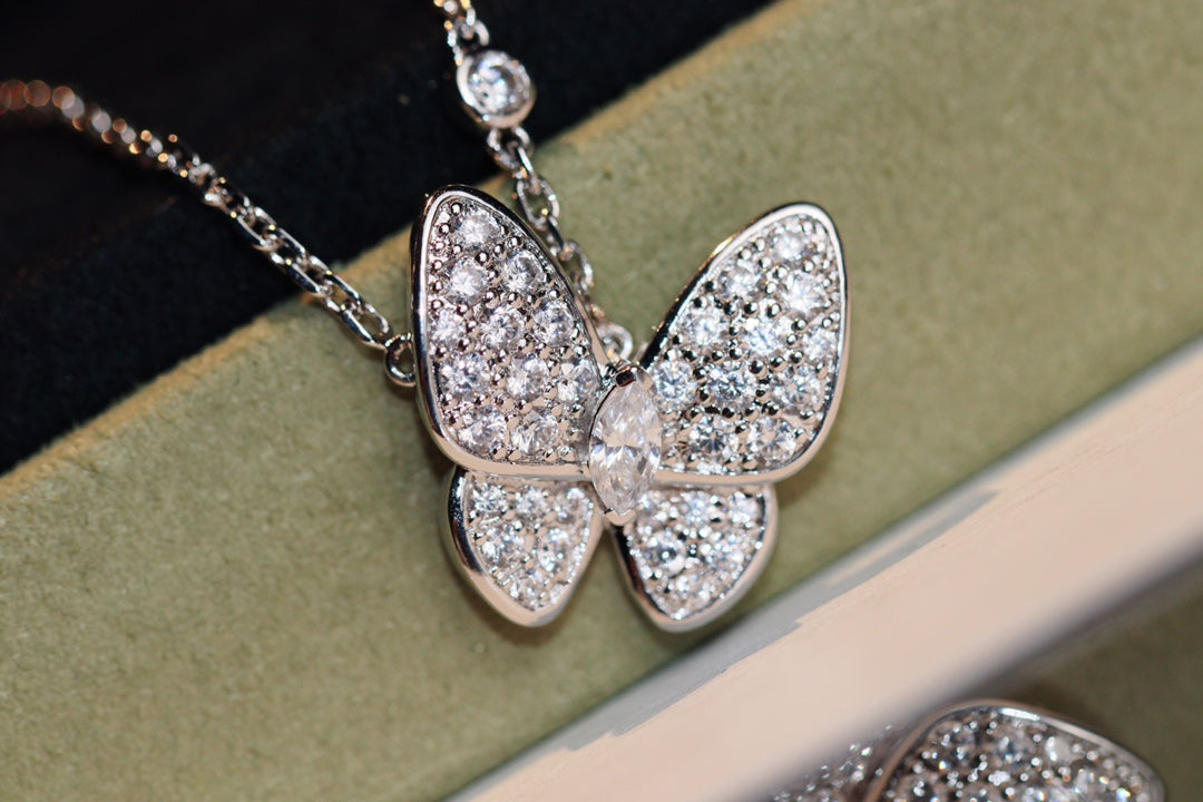 [vivabelle]BUTTERFLY DIAMOND NECKLACE