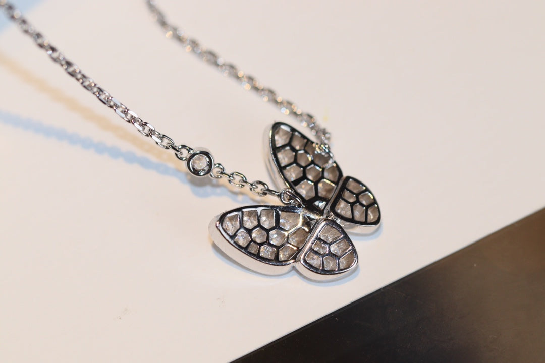 [vivabelle]BUTTERFLY DIAMOND NECKLACE