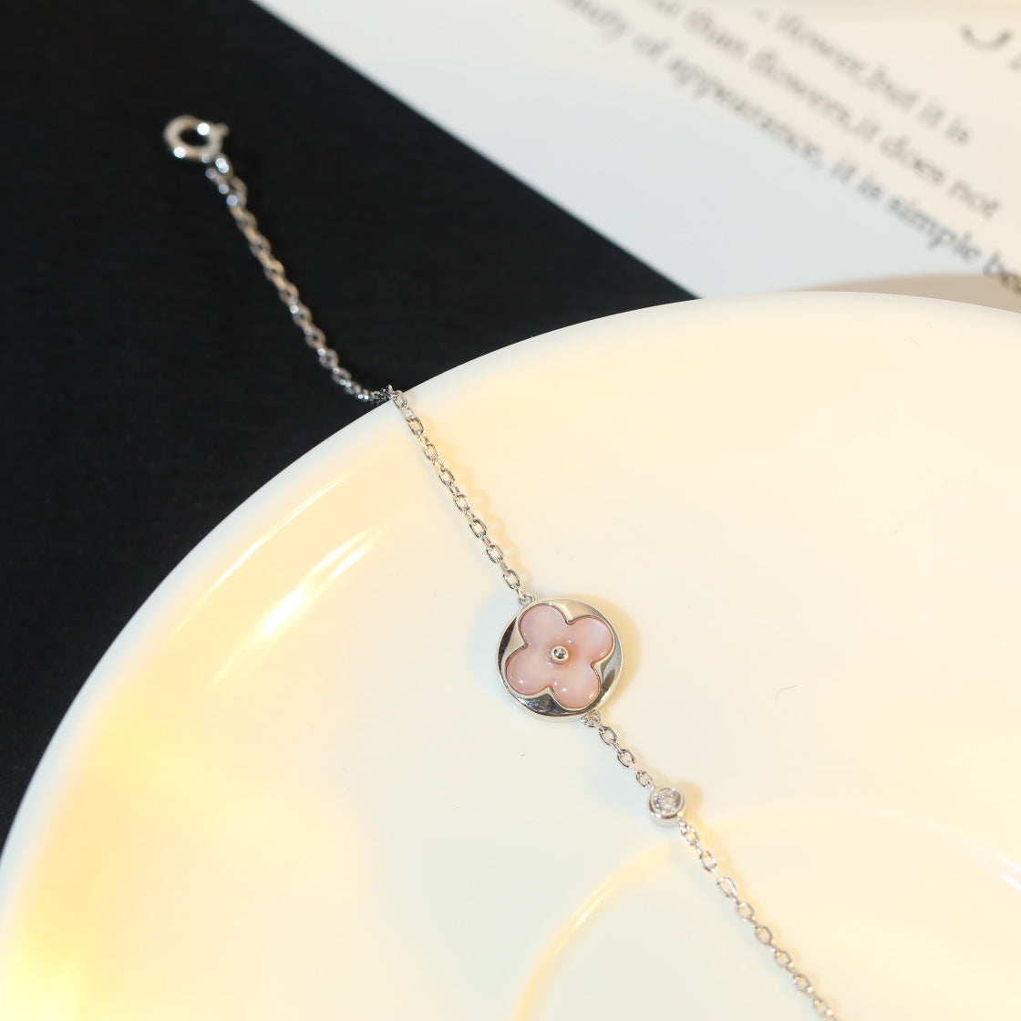 [vivabelle]SUN MOTIF PINK MOP SILVER BRACELET