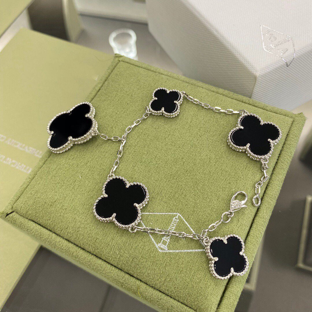 [vivabelle]CLOVER 5 MOTIFS SIVLER ONYX BRACELET