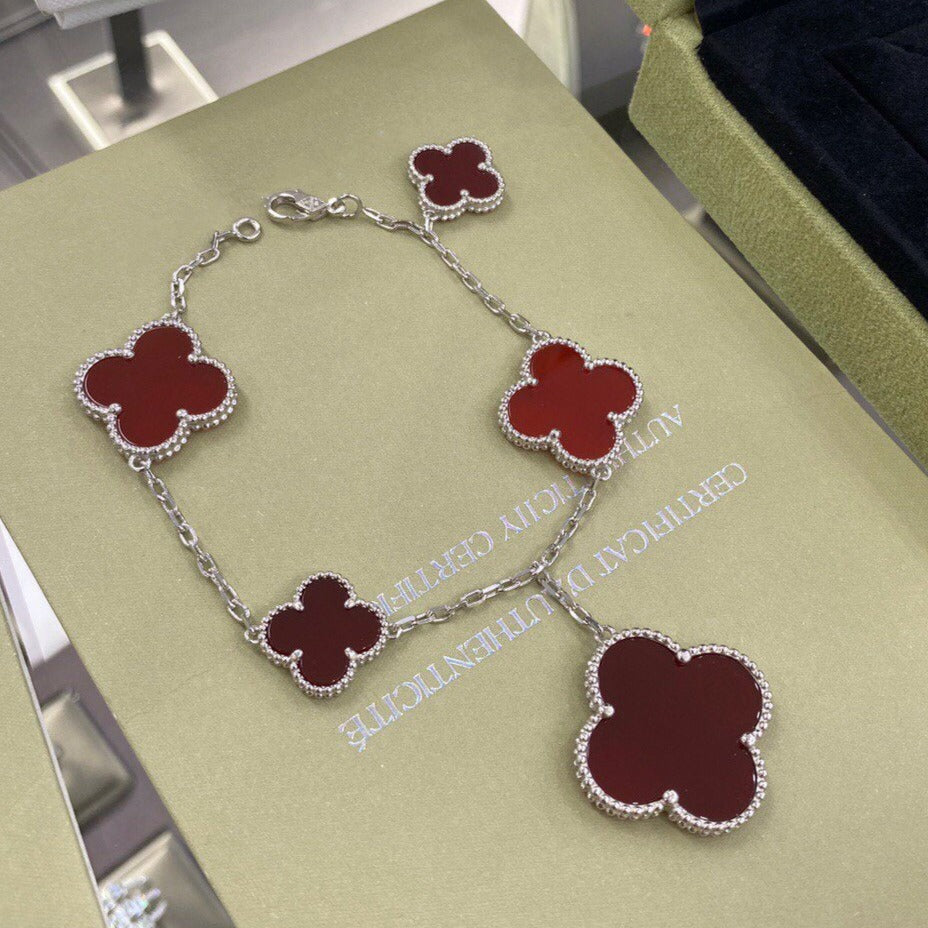 [vivabelle]CLOVER 5 MOTIFS SIVLER CARNELIAN BRACELET