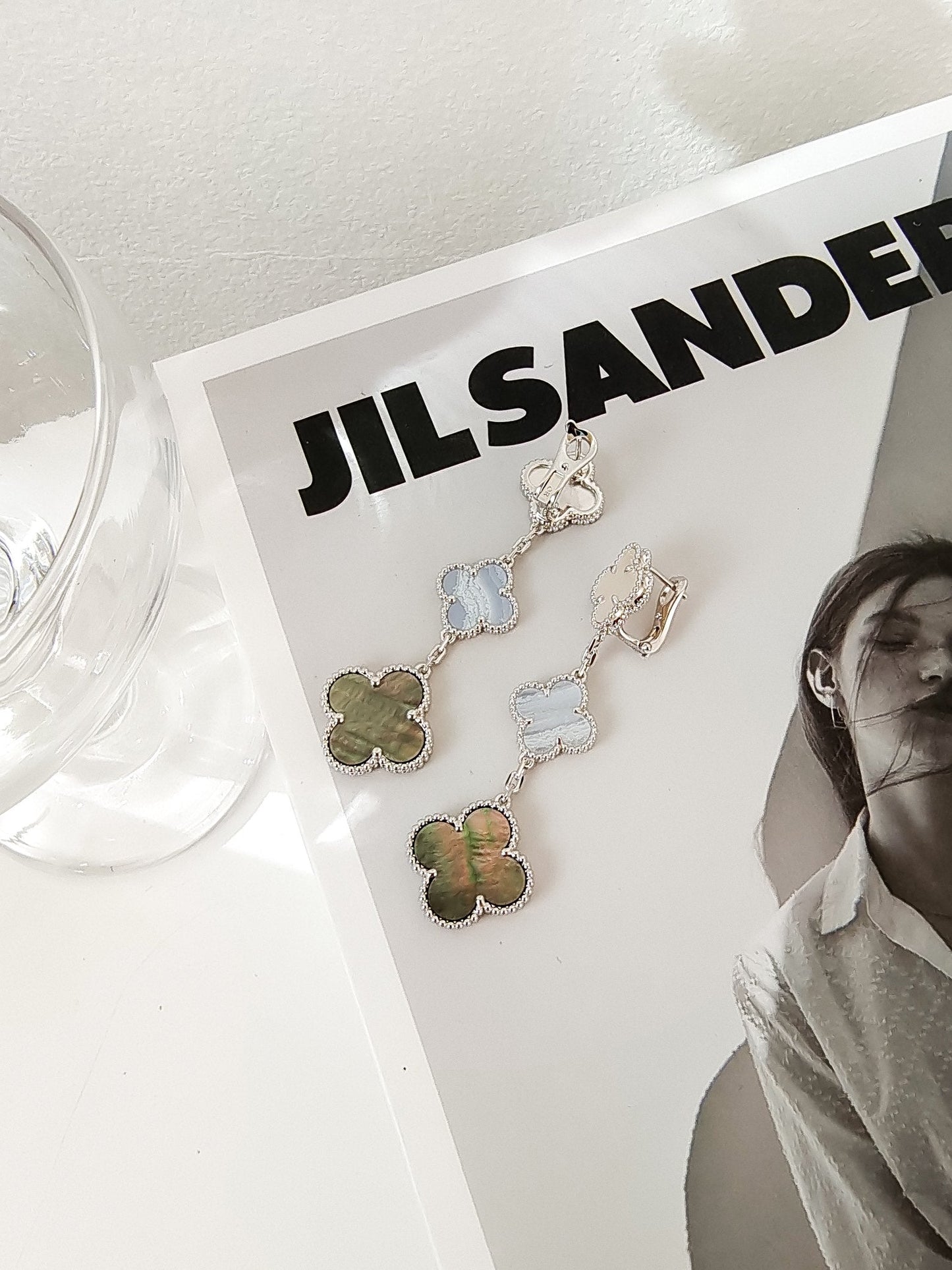 [vivabelle]CLOVER 3 MOTIFS CHALCEDONY DARK MOP SILVER EARRINGS