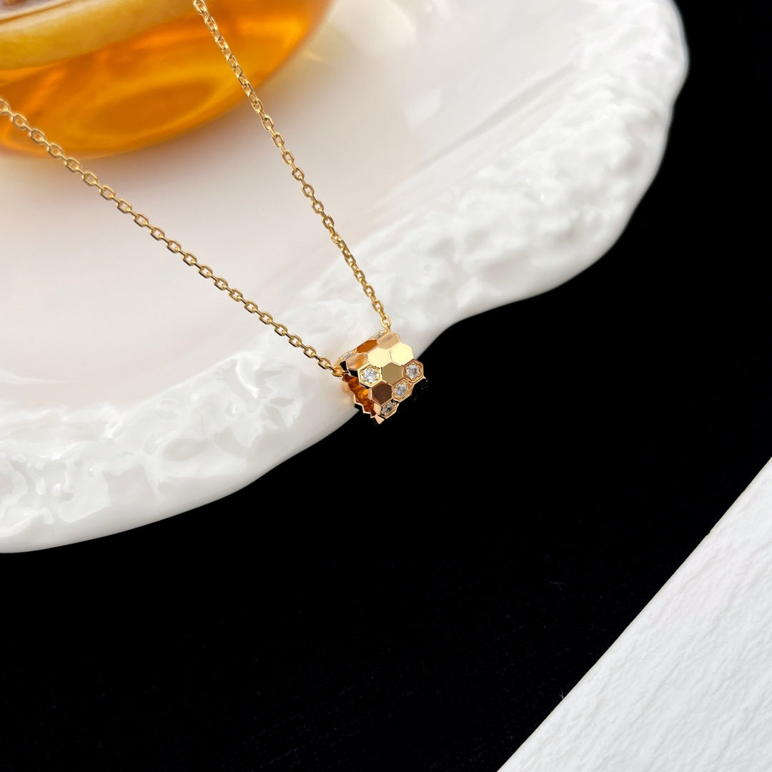 [vivabelle]BEE MINI PEDANT DIAMOND NECKLACE