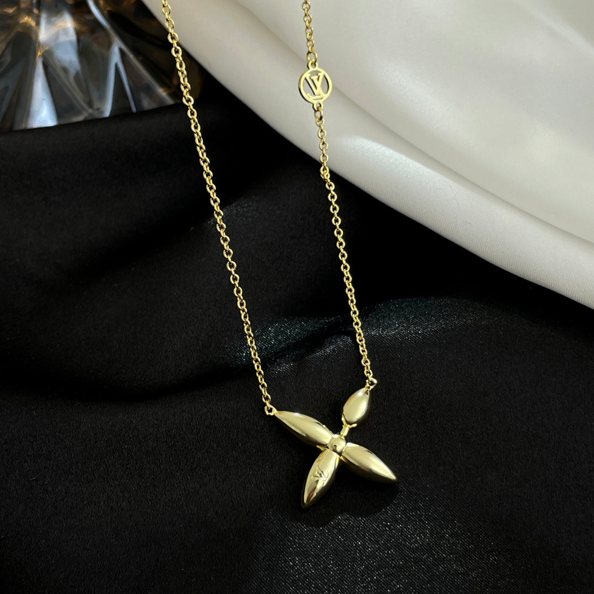 [vivabelle]LOUISETTE GOLD NECKLACE