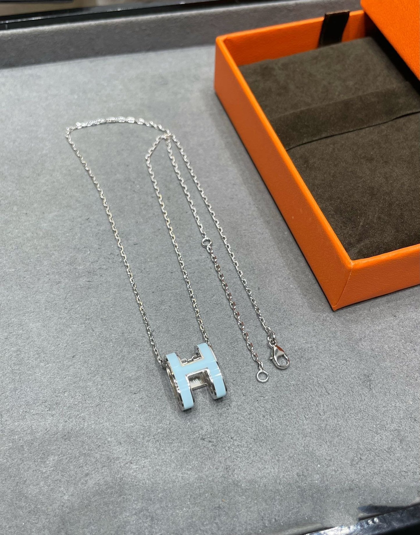 [vivabelle]POP H SKY BLUE NECKLACE