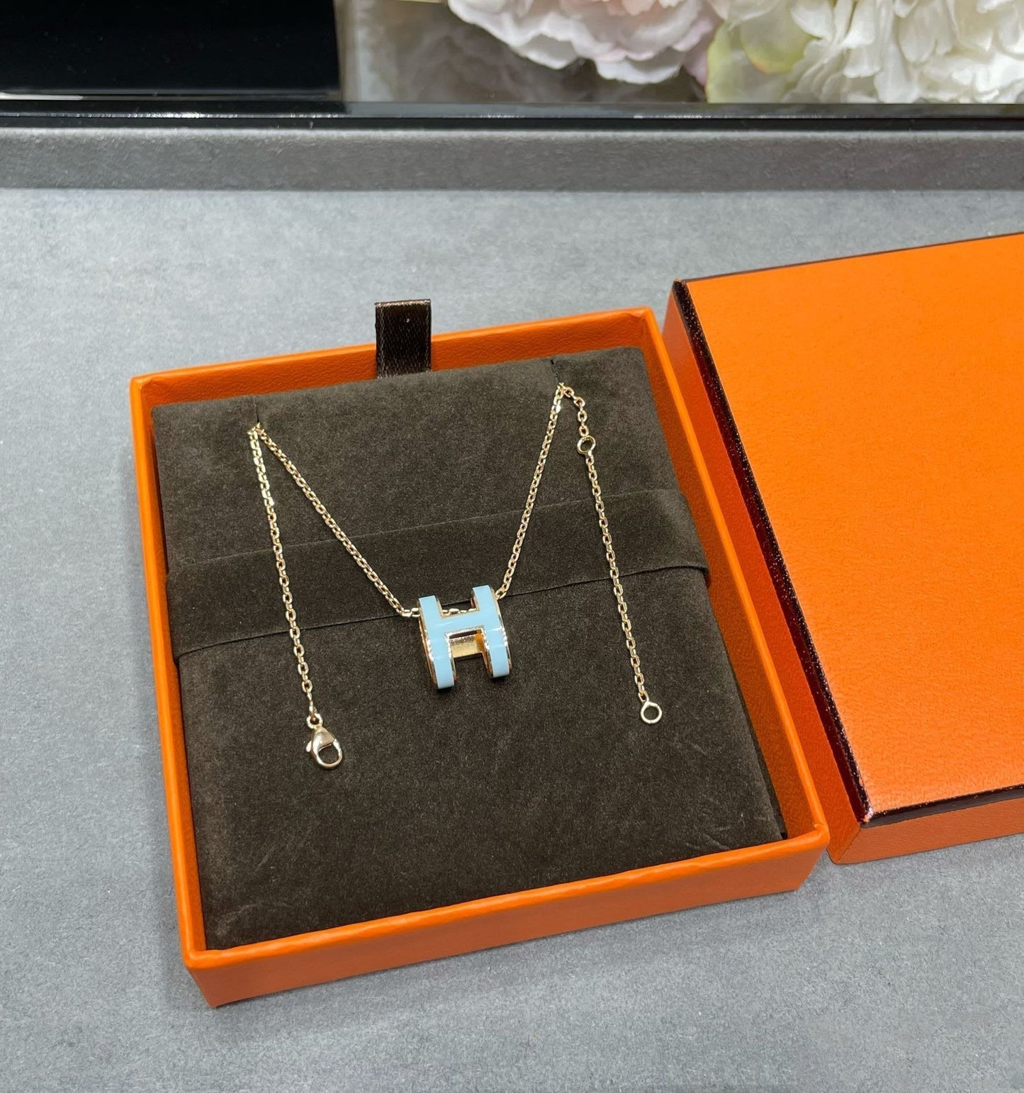 [vivabelle]POP H SKY BLUE NECKLACE