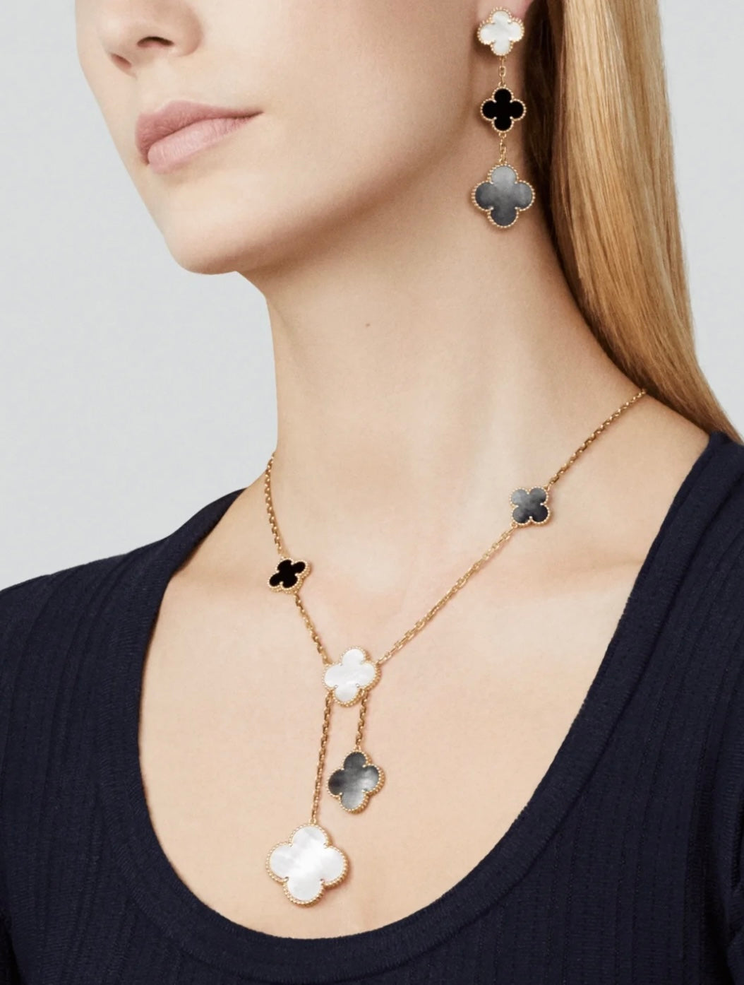 [vivabelle]CLOVER 3 MOTIF MOP ONYX DARK MOP PINK GOLD EARRINGS