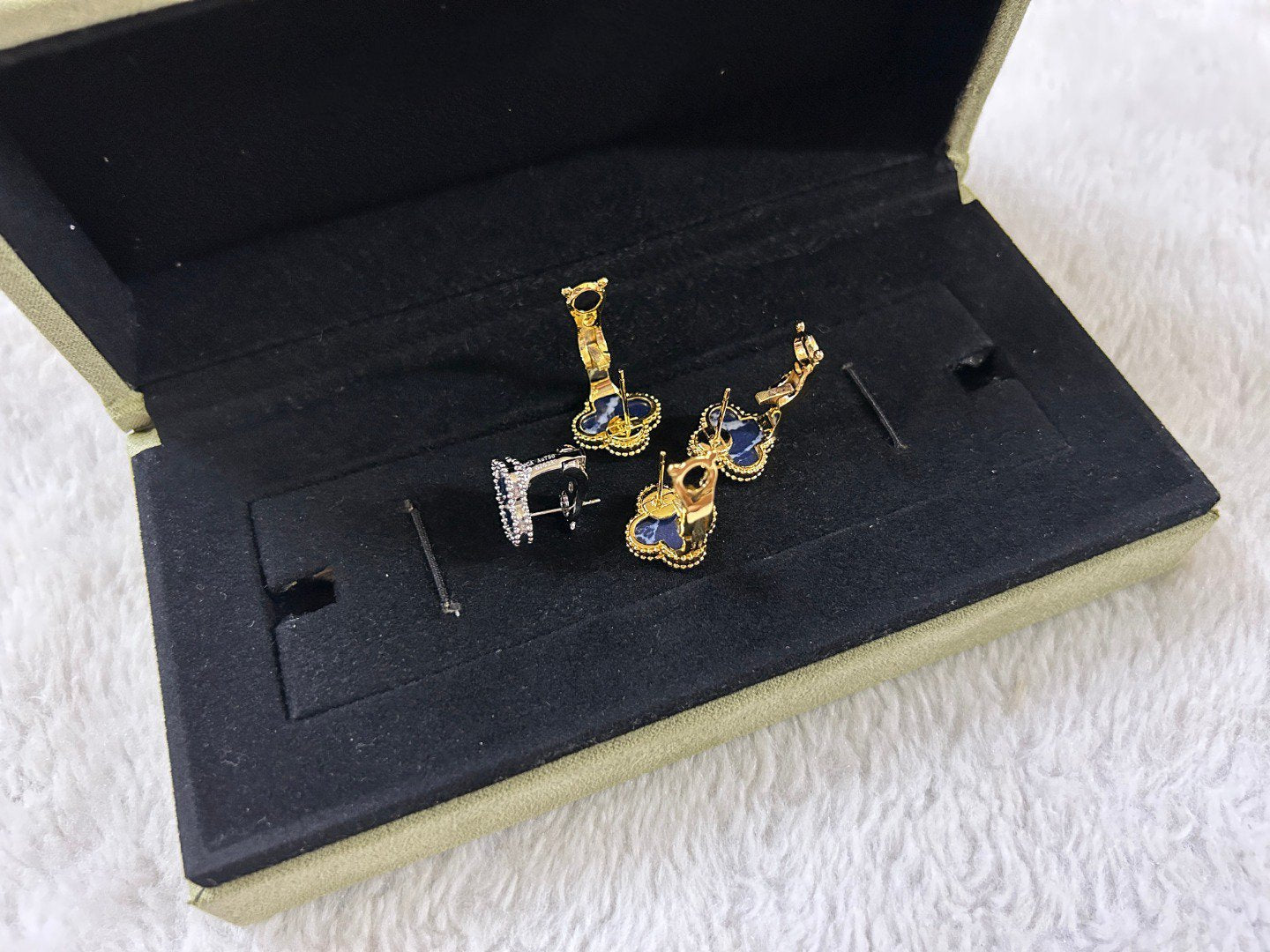 [vivabelle]CLOVER PIETERSITE MEDIUM STUD EARRINGS