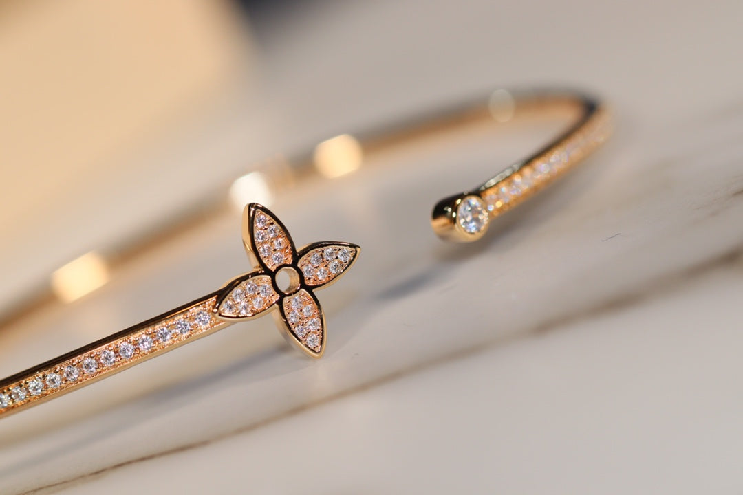 [vivabelle]IDYLLE GOLD OPEN BRACELET DIAMOND PAVED