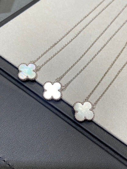 [vivabelle]CLOVER MEDIUM SILVER WHITE MOP NECKLACE