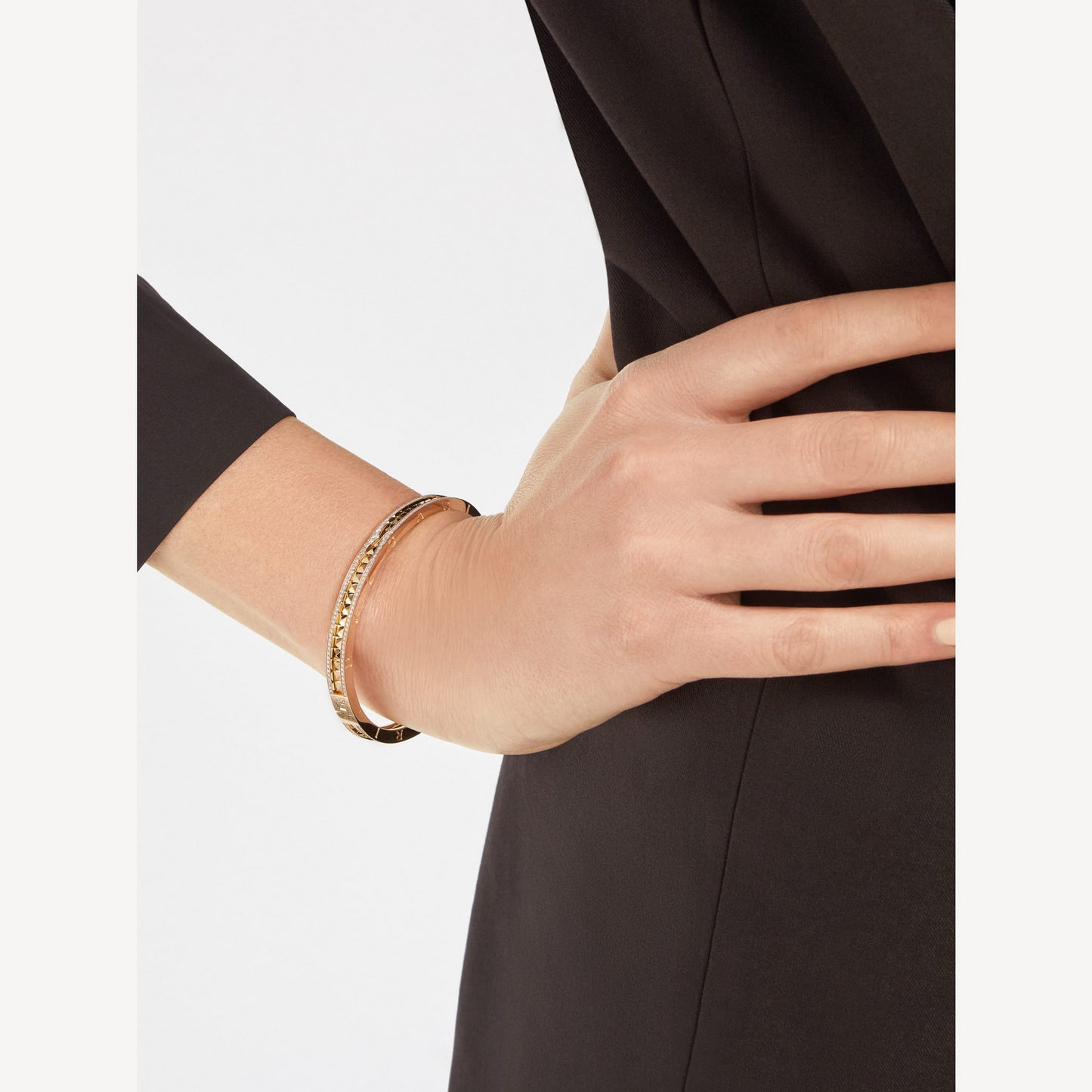 [vivabelle]ZERO 1 SPIRAL AND PAVED DIAMOND GOLD BRACELET