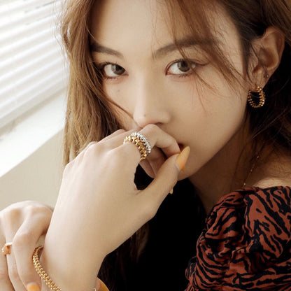 [vivabelle]CLASH SMALL HOOP EARRINGS