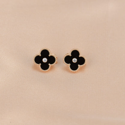 [vivabelle]CLOVER MEDIUM 1 MOTIFS ONYX DIAMOND EARRINGS