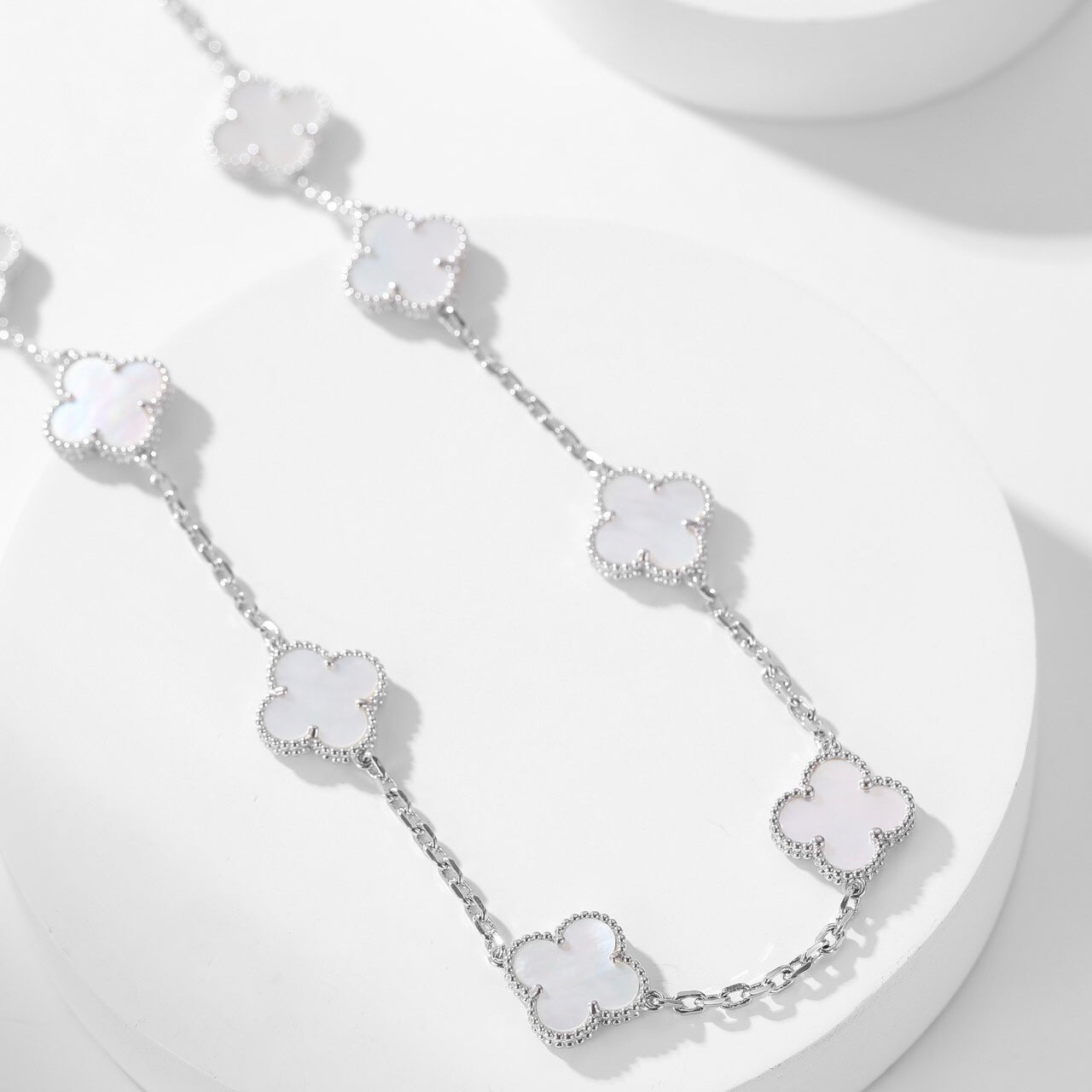 [vivabelle]CLOVER 10 MOTIFS WHITE MOTHER OF PEARL NECKLACE