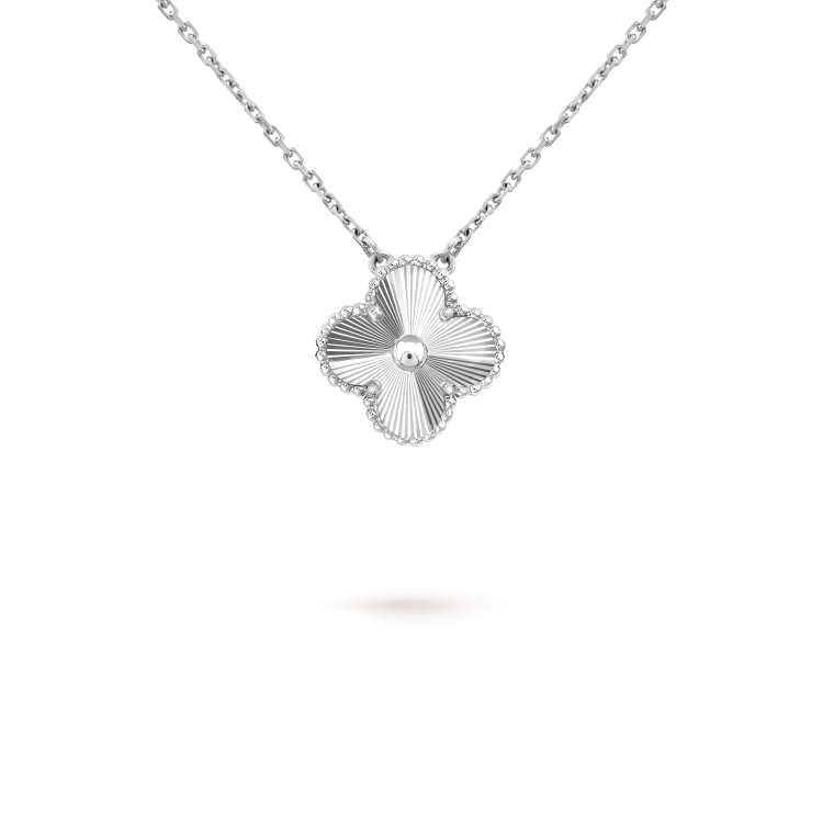 [vivabelle]CLOVER 15MM LASER NECKLACE SILVER
