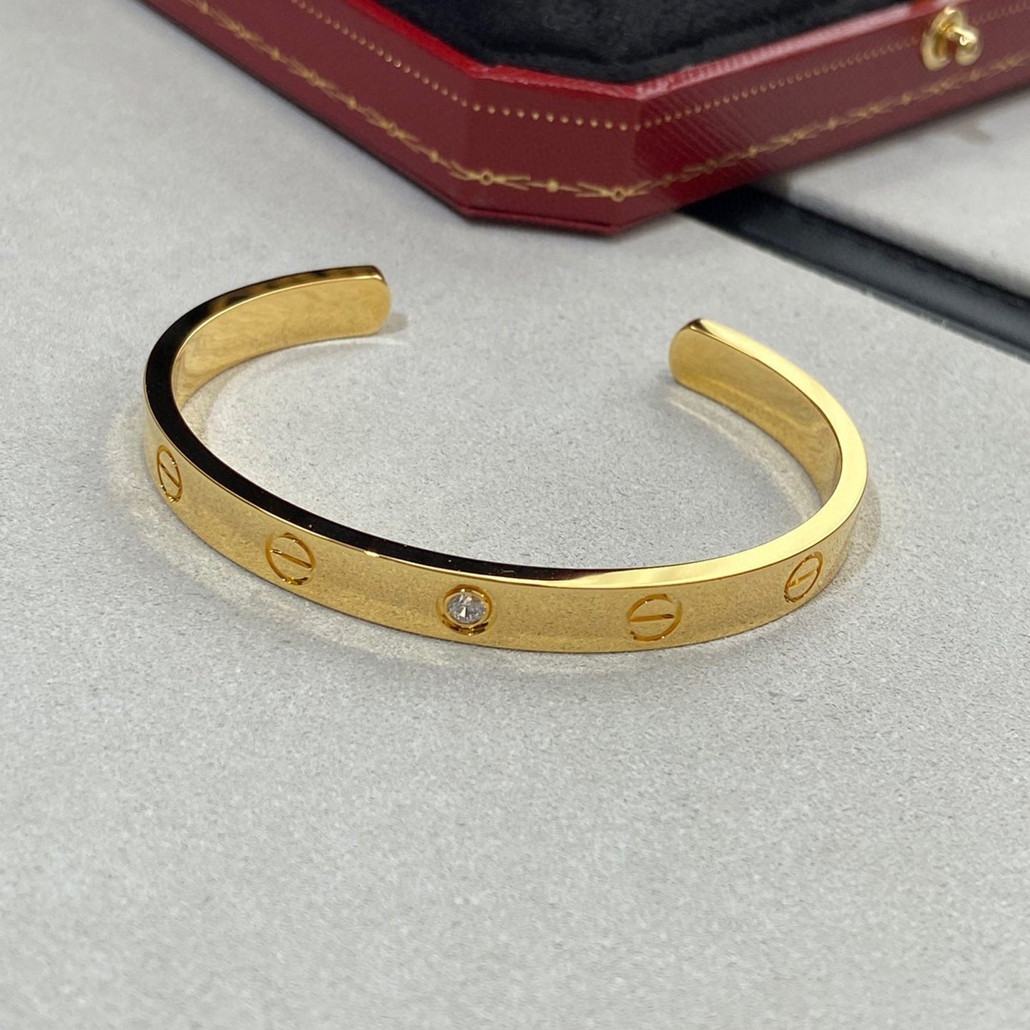 [vivabelle]LOVE BRACELET 6.1MM 1 DIAMOND OPEN CUFF