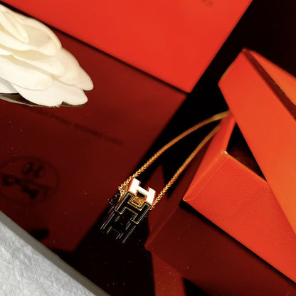 [vivabelle]H WHITE SQUARE GOLD NECKLACE