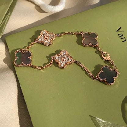 [vivabelle]CLOVER 5 MOTIF GRAY MOP DIAMOND BRACELET