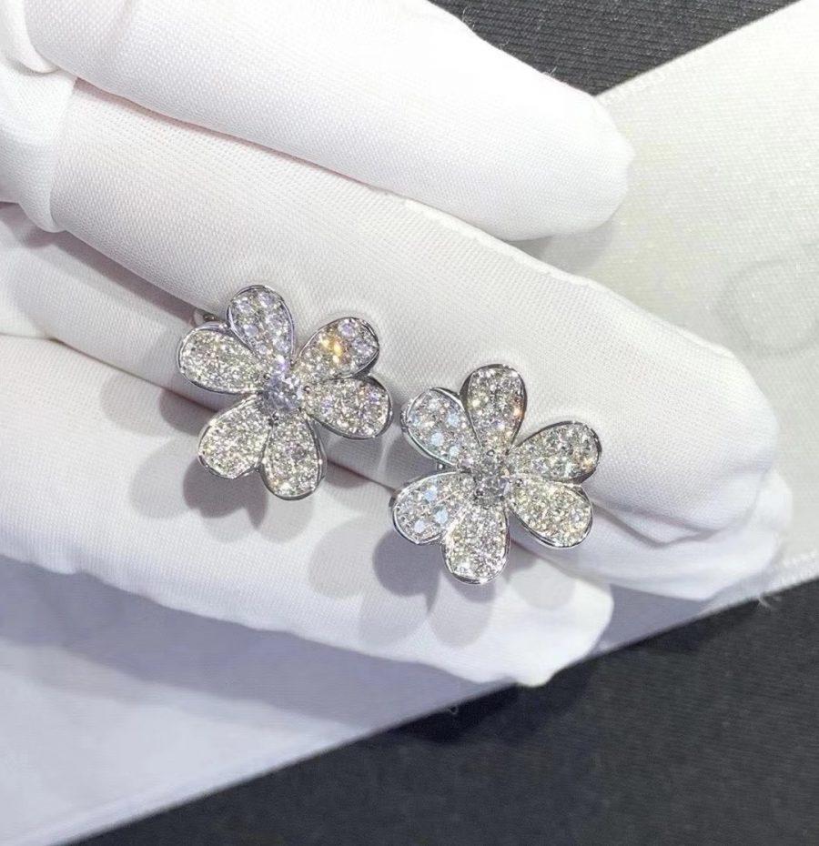 [vivabelle]FRIVOLE SILVER FLOWER DIAMOND EARRINGS