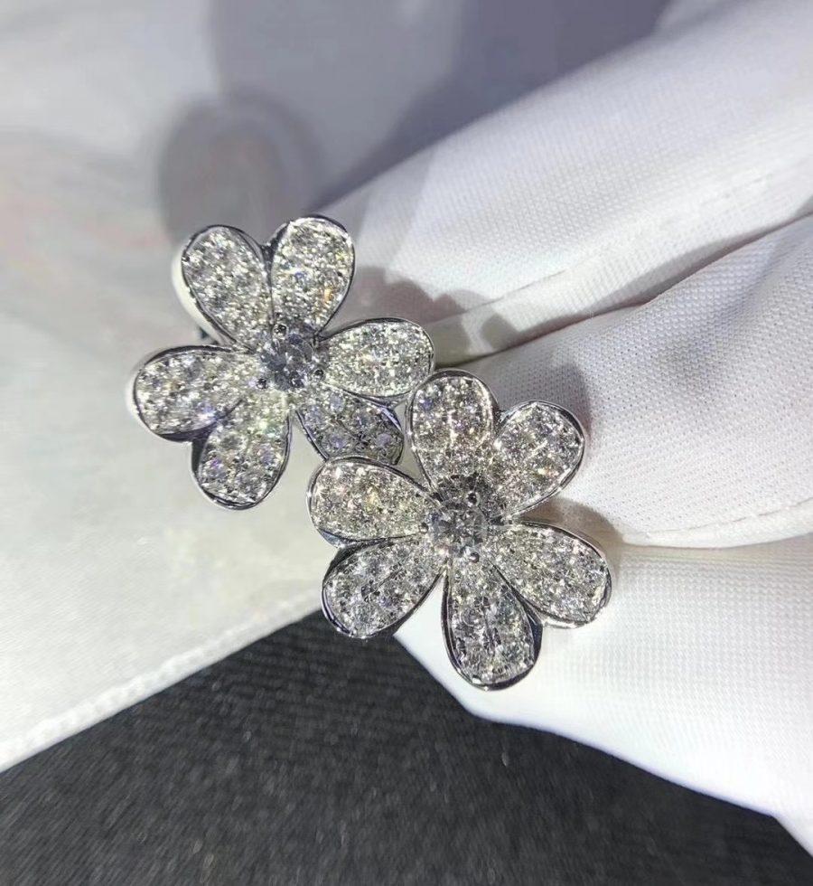 [vivabelle]FRIVOLE SILVER FLOWER DIAMOND EARRINGS