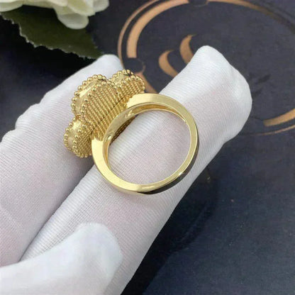 [vivabelle]CLOVER WHITE MOP RING