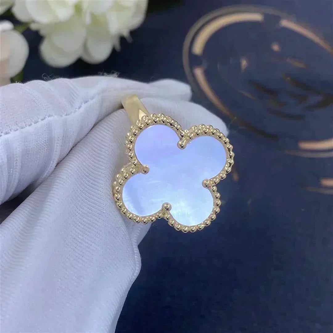 [vivabelle]CLOVER WHITE MOP RING